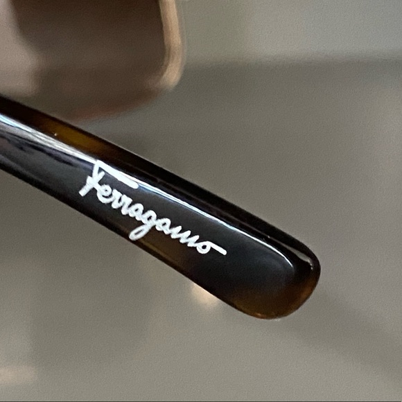 Authentic - Salvatore Ferragamo Sunglasses - Picture 10 of 13